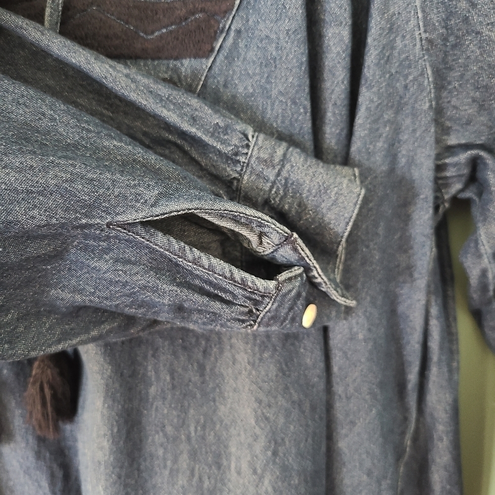 ne Quittezpas Denim Long Sleeve Boho Top Size Small with Tassels - Picture 6 of 9